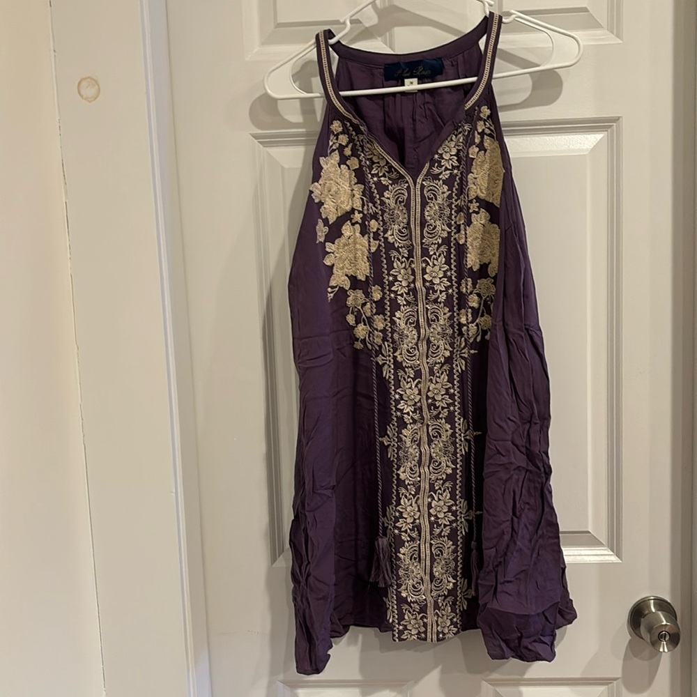 M purple dress with white pattern